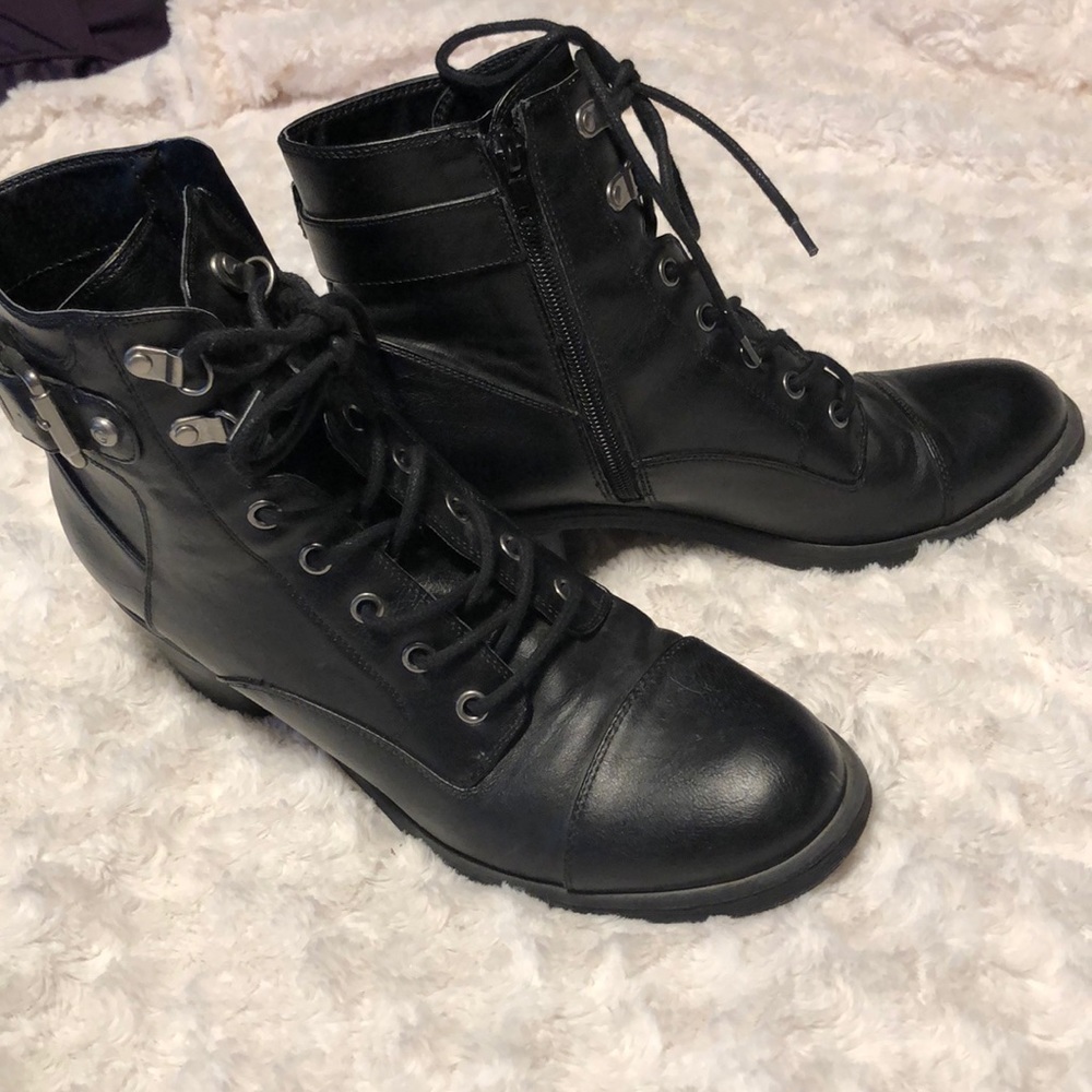 Black boots with slight heel, used